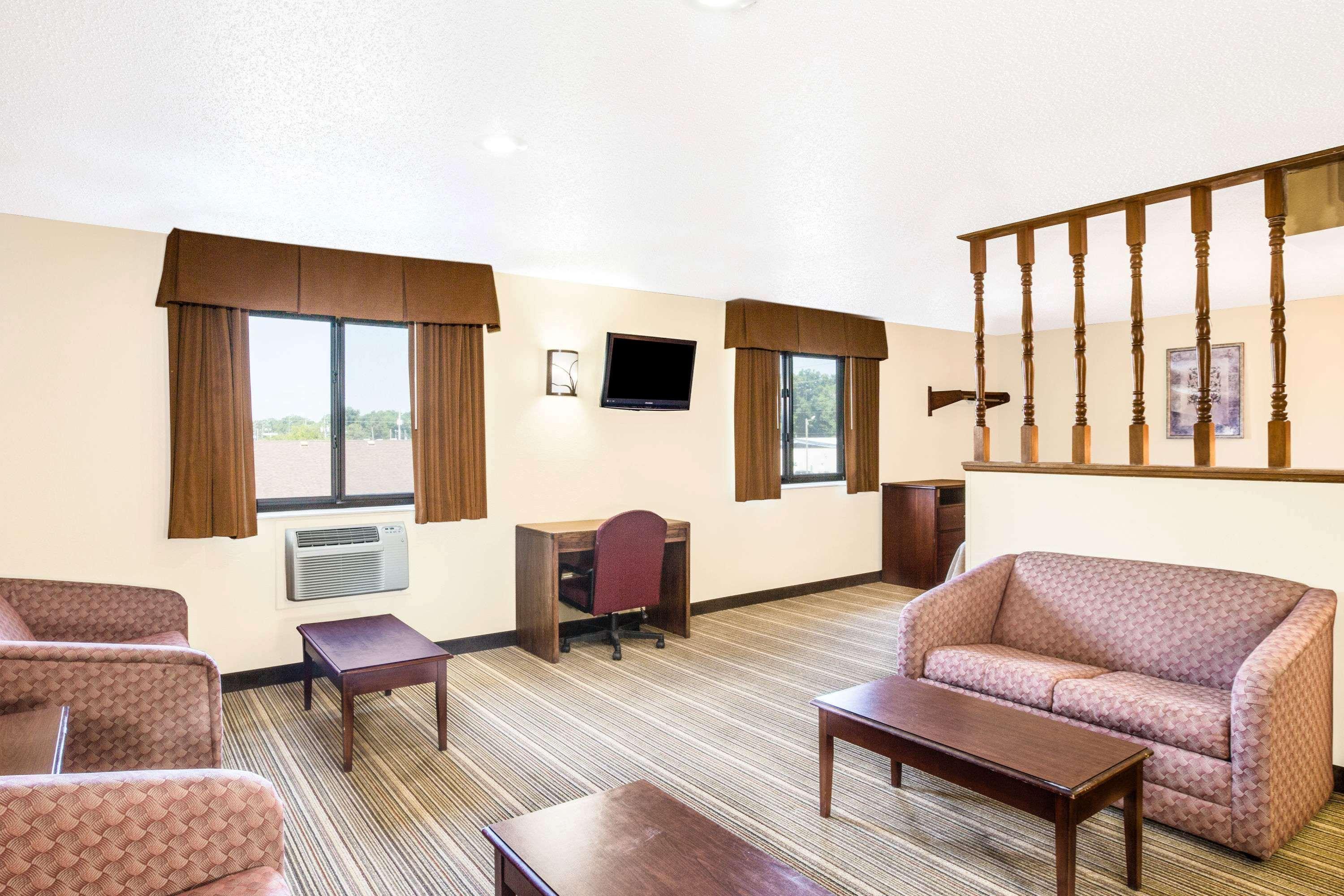 Coastal Inn & Suites Wilmington Eksteriør bilde